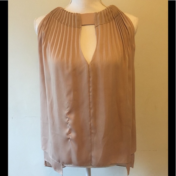 Diane Von Furstenberg Tops - Diane Von Furstenberg 100% silk blouse tan 0